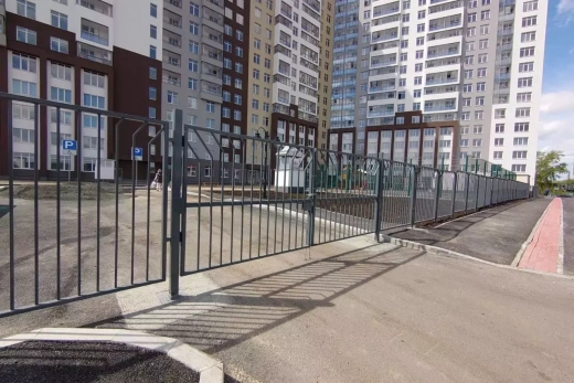 Забор из сварных панелей «Strong», серия «ТСЖ»